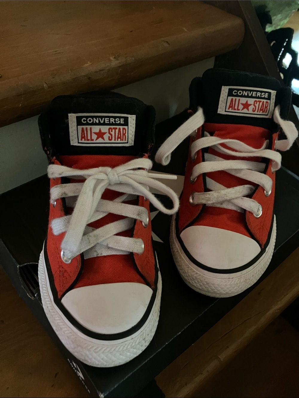 Converse All Star Kids Red High-Top Sneakers size 13 age 6/7
